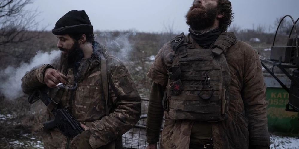 Dmitro (pa kreisi) un Deniss.Tā karš izskatās tuvplānā: izturība, pielāgošanās, iniciatīva un kājnieki, kas vienkārši atsakās salūzt.