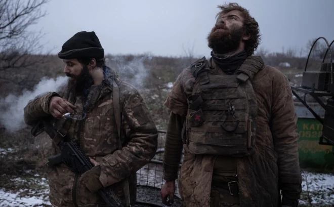 Dmitro (pa kreisi) un Deniss.Tā karš izskatās tuvplānā: izturība, pielāgošanās, iniciatīva un kājnieki, kas vienkārši atsakās salūzt.