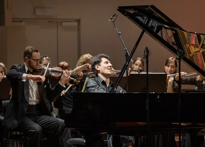 Izdoti Liepājas Simfoniskā orķestra un Kaspara Uinska ieskaņotie Šopēna koncerti