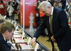 Krievija aizmuguriski arestē pasaules eksčempionu šahā Gariju Kasparovu, kuru apsūdz "terorismā"