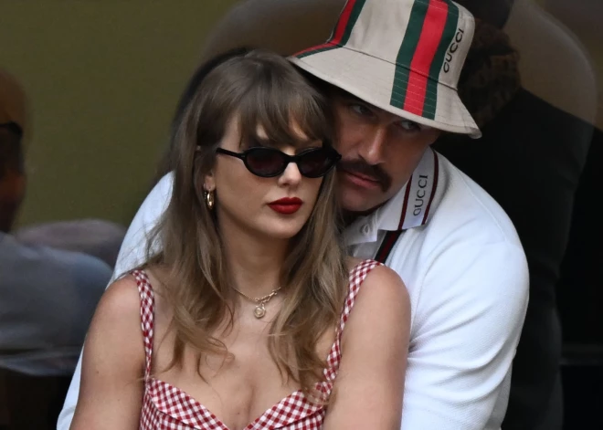 Atklāti Teilores Sviftas un Trevisa Kelsija "neaizmirstamie" Ziemassvētku plāni. 100 000 dolāru par dekorācijām un zelta egli