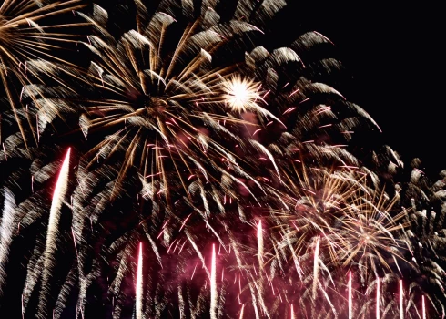 Svētku uguņošana.