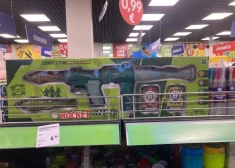 "Мама, я тебя застрелю..." Стоит ли разрешать ребенку играть с игрушечным оружием?