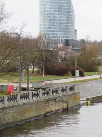 Планируется ли отремонтировать этот участок к торжественному открытию променада, которое состоится уже 9 января?