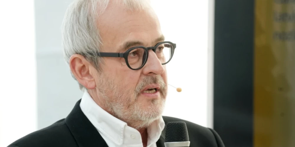 Eiropas Parlamenta viceprezidents un deputāts Roberts Zīle (NA).