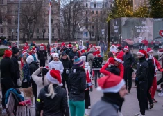 "Rimi Rīgas maratona" Ziemassvētku skrējienā piedalījušies ap 400 dalībnieku