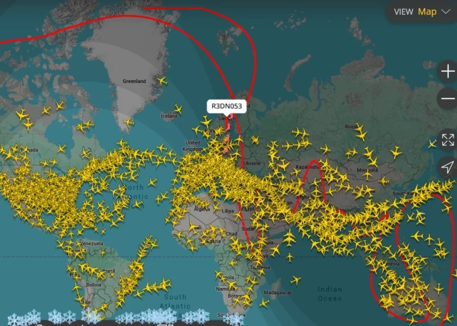 Люди во всем мире на сайте Flightradar24 следят за полетом Санта-Клауса