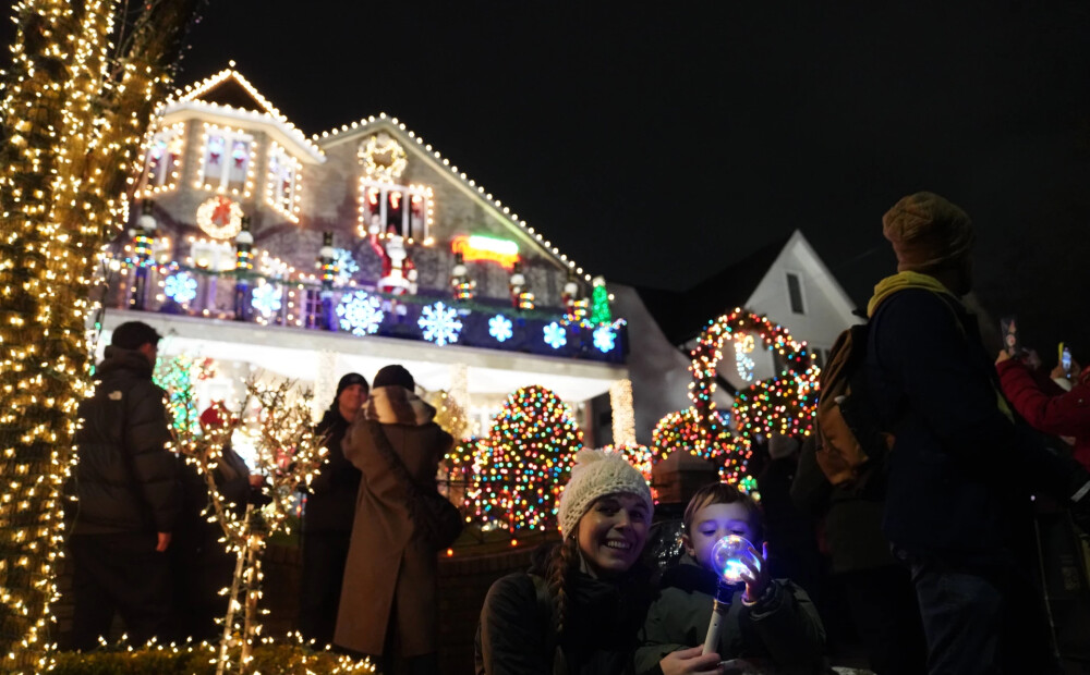 FOTO: kā dažādās valstīs svin Ziemassvētku vakaru
