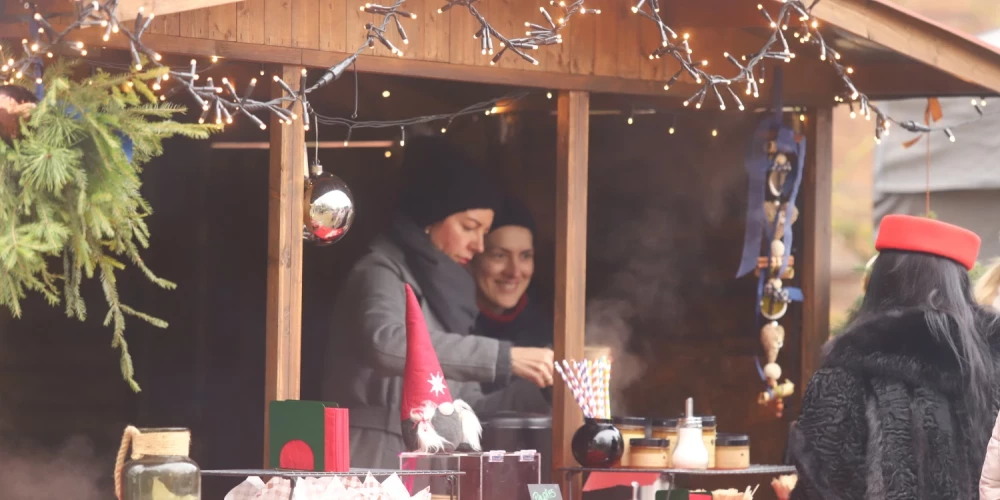 Pasākumi pie Rīgas Lutera baznīcas.