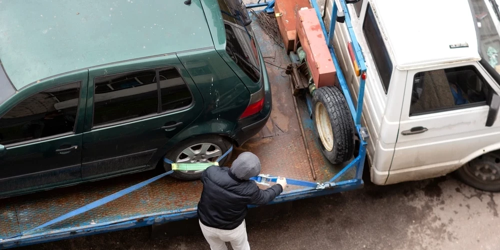 Svētku brīvdienās ievērojami pieaug pieprasījums pēc auto evakuācijas pakalpojumiem.