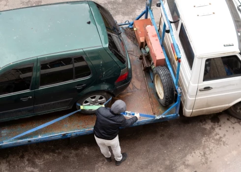 Svētku brīvdienās ievērojami pieaug pieprasījums pēc auto evakuācijas pakalpojumiem.