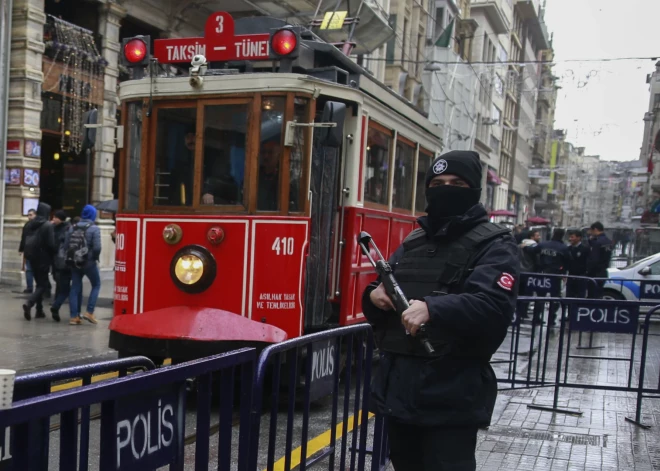 Novērš asiņainus teroraktus: Stambulā aizturētas 115  personas par uzbrukumu plānošanu svētku laikā