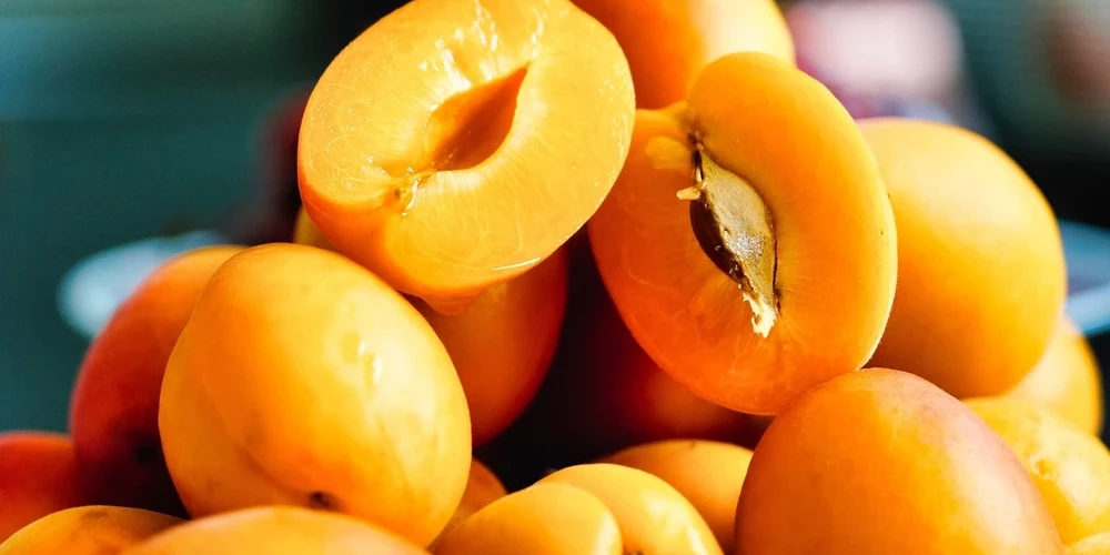 Afganistānas izcelsmes aprikožu kodolos konstatēts cianīds.