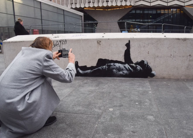 Leģendārais grafiti meistars Benksijs apstiprinājis, ka "noslēpumainie bērni", kas parādījušies Londonas ielās, ir viņa darbi
