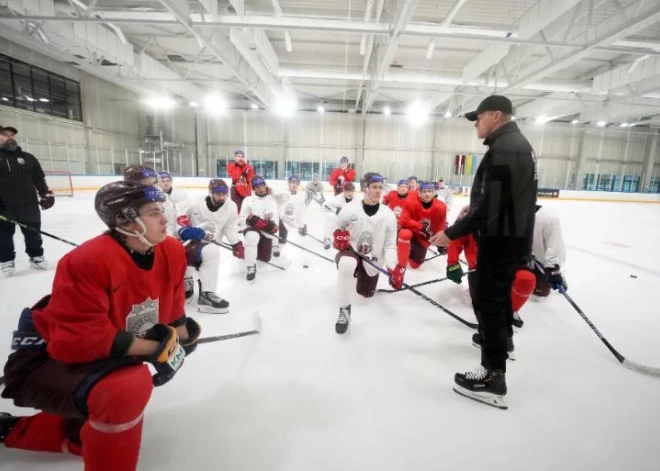 Latvijas U-20 hokeja izlases kapteinis būs Briedis; "spēka rangā" komandai atvēlēta devītā vieta