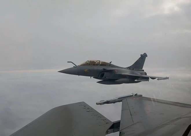 Polijas iznīcinātāji pārtver Krievijas izlūklidmašīnu; gaisa telpā fiksēti arī objekti no Baltkrievijas