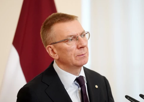 Нынешние президентские полномочия Эдгара Ринкевича истекают в 2027 году. 