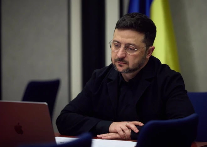 “Līdz Jaunajam gadam var daudz ko izlemt” – Zelenskis gatavojas tikties ar Trampu