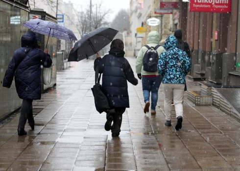 Sestdien dienas pirmajā pusē gaidāmi nelieli nokrišņi. 