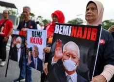 Malaizijas ekspremjers Nadžibs Razaks 15 gadus sēdēs cietumā par valsts attīstības fonda līdzekļu izlaupīšanu