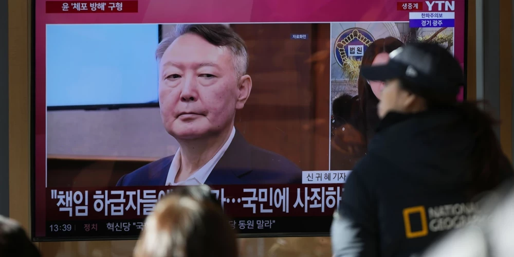 Gāztais Dienvidkorejas prezidents Juns Sukjols (foto: Scanpix / AP)