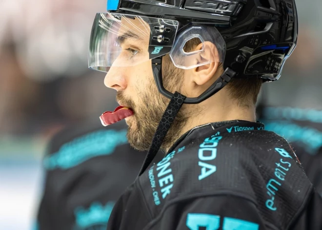 Jānis Jaks izcili nospēlē Karlovi Varu "Energie" uzvarā Čehijas čempionāta mačā