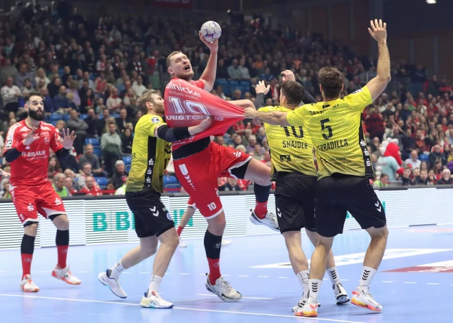 Dainis Krištopāns sešreiz sarūgtina pretinieku vārtsargu, "Melsungen" svin uzvaru Vācijas handbola bundeslīgas mačā