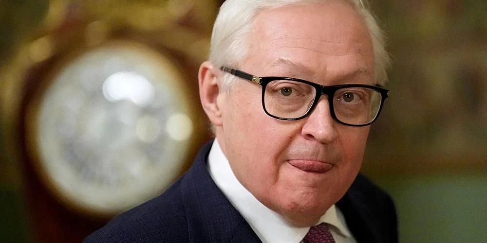 Krievijas ārlietu ministra vietnieks Sergejs Rjabkovs atkal murgo par pamatcēloņiem un Ukrainas kapitulāciju.