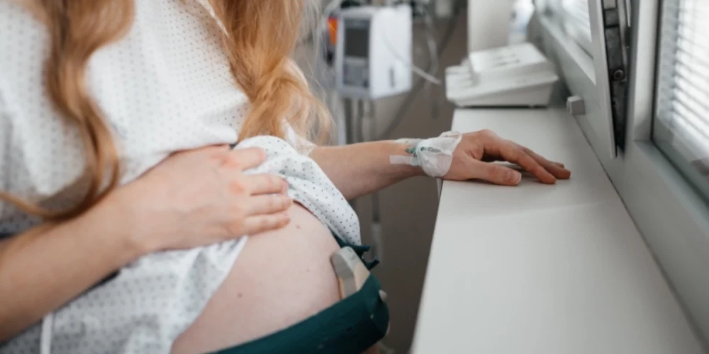 Больницы рассказали, насколько популярна съемка родов в Латвии.