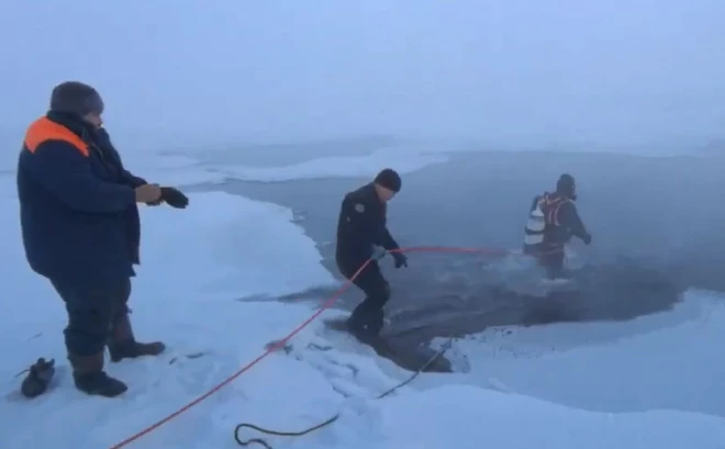 Notikuma vietā kopumā atrodas 20 neatliekamās palīdzības dienestu speciālisti un septiņas tehnikas vienības.