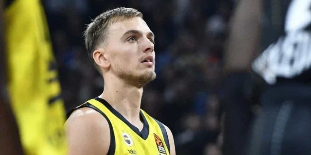 Latvijas basketbolists Artūrs Žagars guvis kārtējo savainojumu.