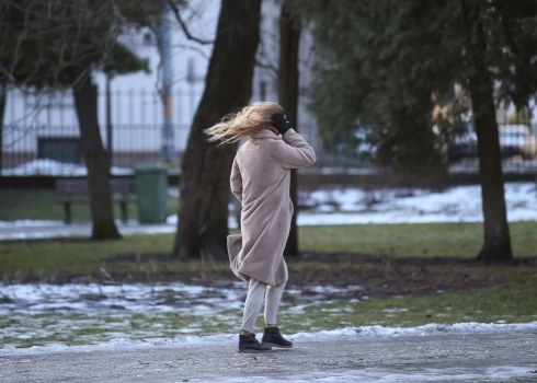 Sestdienas pēcpusdienā reģistrēti aptuveni 100 neplānoti elektrības atslēgumi.