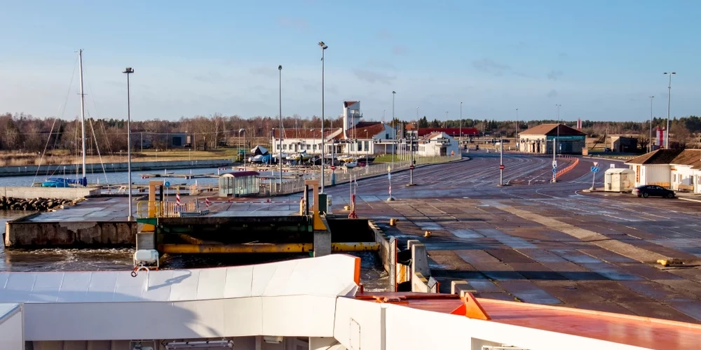 Vētras dēļ aptur prāmju satiksmi starp Hījumā un kontinentālo Igauniju.