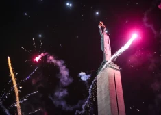 Kautiņi, petardes, cietumsodi un krievi. Gada skandāli Latvijas sportā