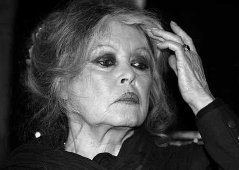 Bardo kļuva par pasaules mēroga zvaigzni pēc filmas "...Un Dievs radīja sievieti" 1956. gadā.