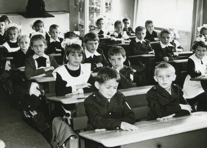 "Школа учила жизни": в комментиариях латыши неожиданно высоко оценили советское образование