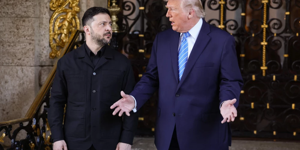Ukrainas prezidents Volodimirs Zelenskis un ASV prezidents Donalds Tramps. 