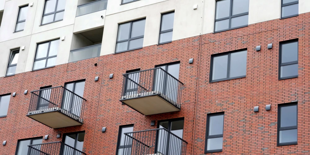 Средняя цена квартир в новых проектах в Риге составляет 2625 евро за квадратный метр.