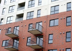 Эксперты считают, что жители Латвии могут еще глубже залезать в долги