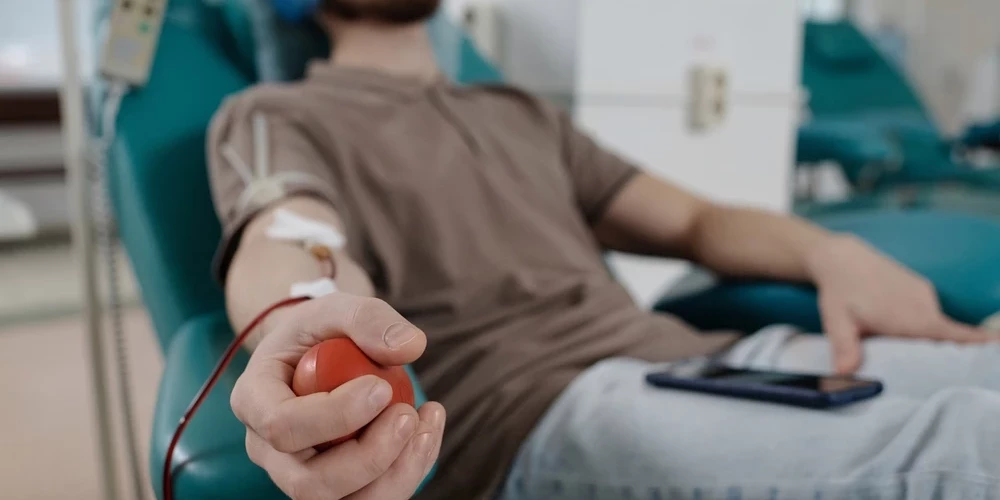 Tuvojoties Jaunā gada brīvdienām, VADC aicina sabiedrību ziedot asinis un sniegt dzīvību glābjošu atbalstu.