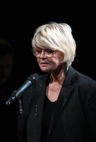 Юлия Меньшова.