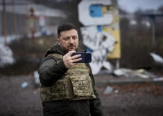 Zelenskis atbildējis, vai ir gatavs tikties ar Putinu