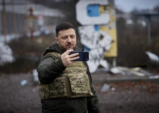 Zelenskis atbildējis, vai ir gatavs tikties ar Putinu