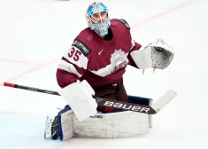 Latvijas hokeja izlases vārtsargs karjeru turpinās Polijā