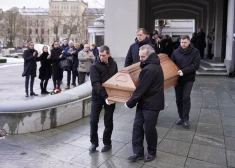 FOTO: pēdējā gaitā pavada izcilo latviešu baletdejotāju un aktieri Haraldu Ritenbergu