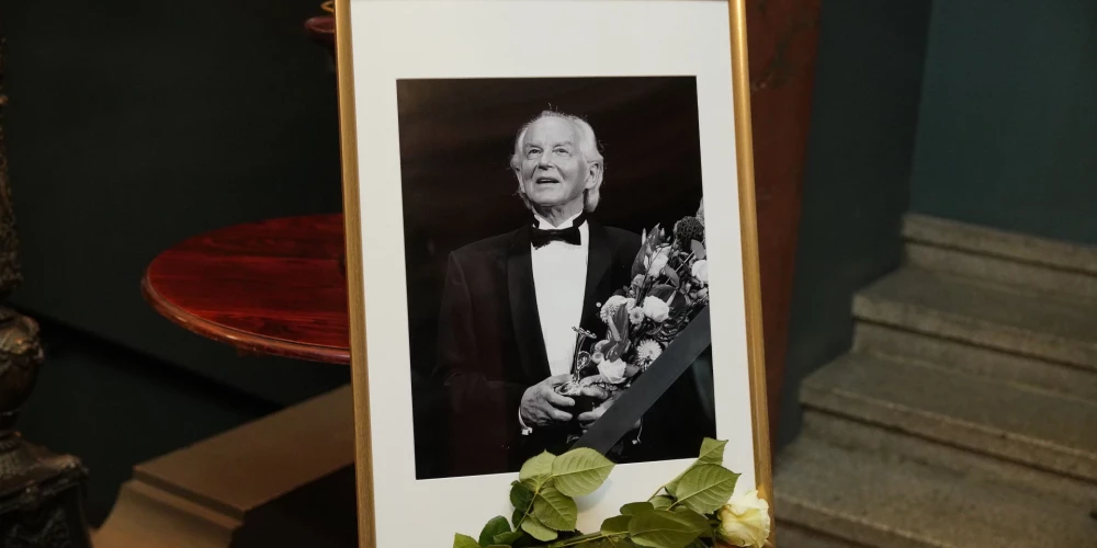 Pēdējā gaitā pavada izcilo latviešu baletdejotāju Haraldu Ritenbergu.