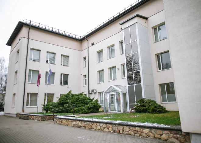 Bauskas slimnīcā tiek izvērtēta ārstes rīcība - trauksmi par viņas iespējamo nolaidību cēla kāda bojāgājuša vīrieša tuviniece