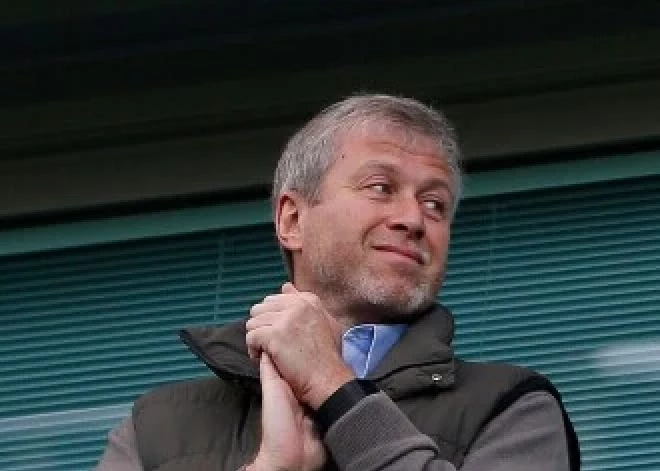 Medijs: Abramovičs atteicies nodot Kijivai līdzekļus, ko solīja valstij novirzīt pēc "Chelsea" pārdošanas