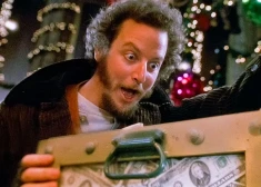 Filmas “Viens pats mājās” leģendāra aina iegūs paliekošu veidolu