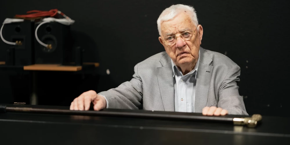 Koncerta mākslinieciskais vadītājs Jānis Ķirsis pauda, ka būtu priecīgs saprast iemeslus maestro Raimonda Paula publiski paustajai nostājai, un rīkotāji patlaban mēģina tos noskaidrot.